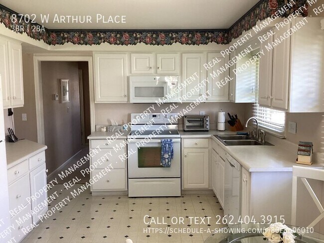 Building Photo - Single Family Home in a Great Neighborhood!