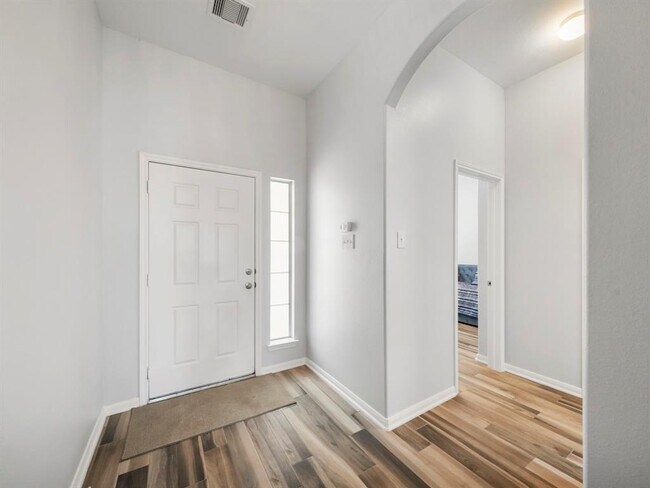 Building Photo - 21023 Kirkland Woods Dr