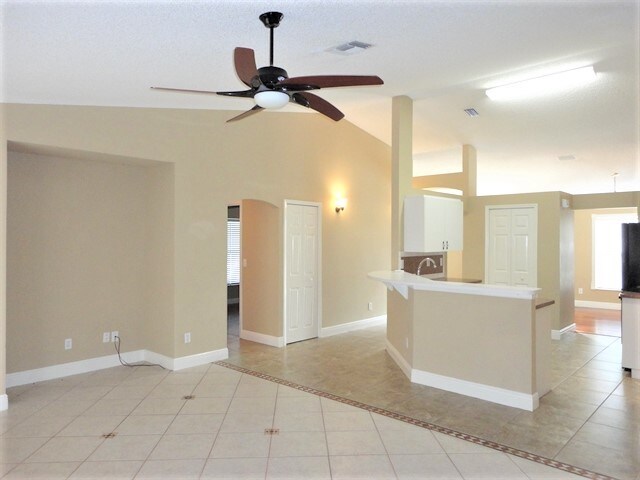 Building Photo - 5140 Carrick Road