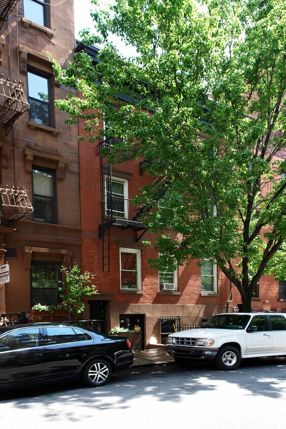 Building Photo - 115 W 15th St