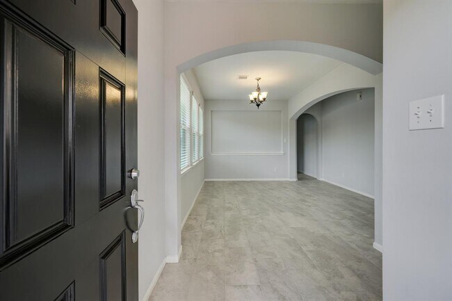 Foto del edificio - 6302 Provident Green Dr
