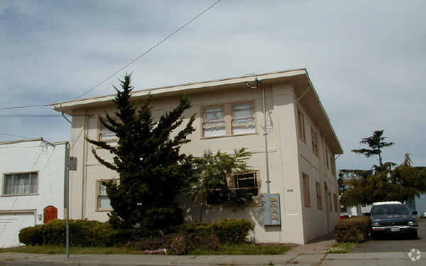 Building Photo - 4131-4139 Shafter Ave