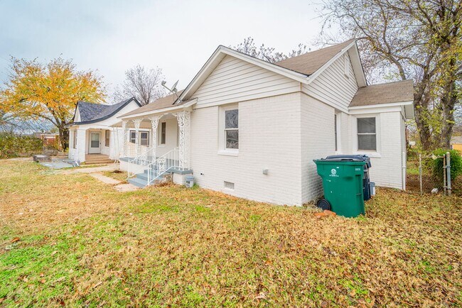 Building Photo - Newly Remodel 2bd Home