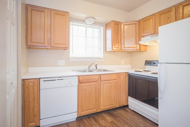 Building Photo - Hearth Hollow