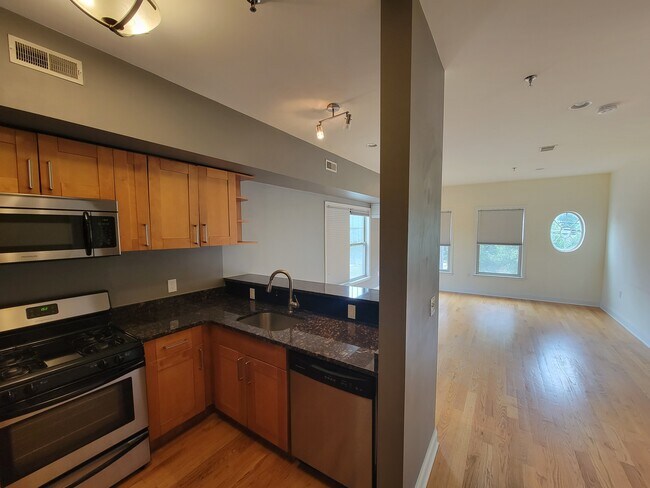 Building Photo - 1090 Amboy Ave