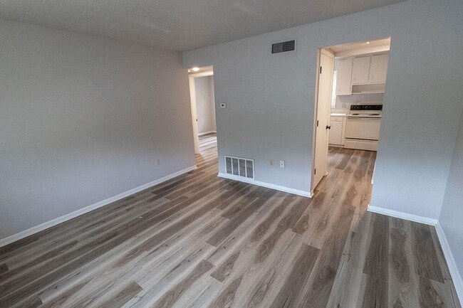 Building Photo - 2925 Northland Dr