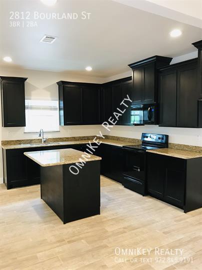 Foto del edificio - 2812 Bourland St