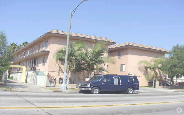 Primary Photo - 8975 State St