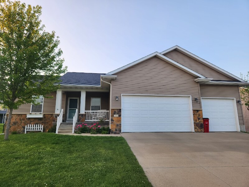 Foto principal - 295 Radcliffe Dr