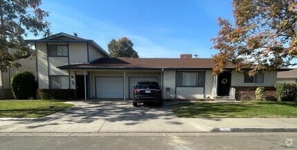Building Photo - 3735-3749 E Hampton Way