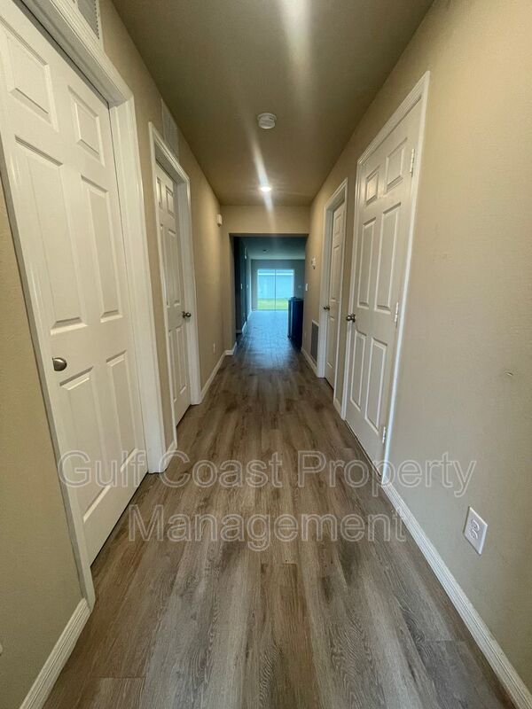 Building Photo - 12757 Buffing Rd