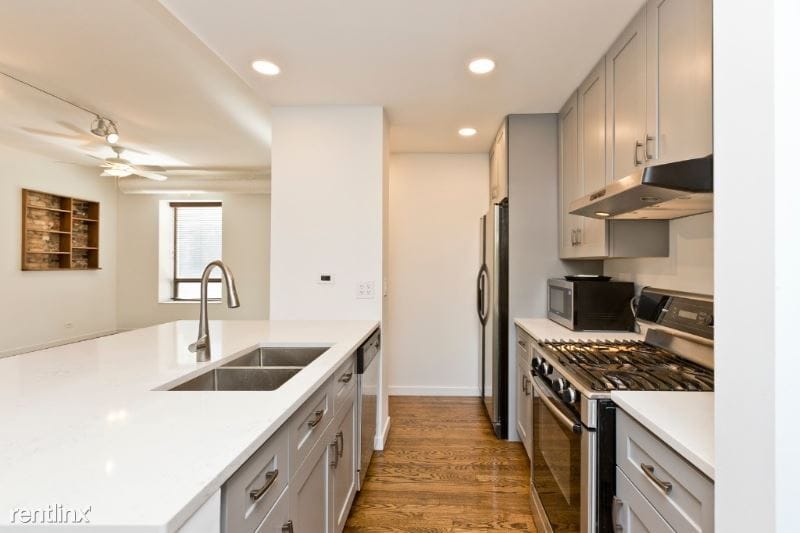 Primary Photo - 501 N Wells St