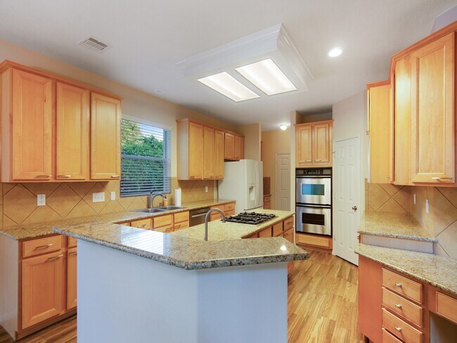 Building Photo - 6406 Pine Reserve Dr