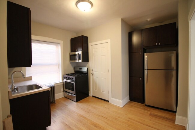 Modern Kitchen - 4401 N La Crosse Ave