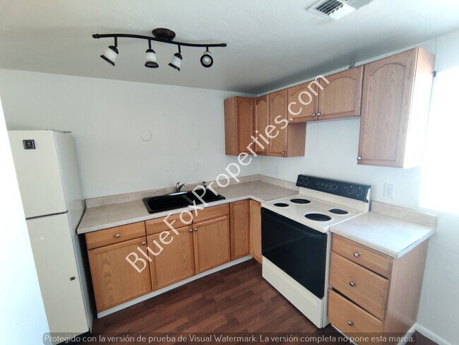 Foto del edificio - 3021 E Linden St