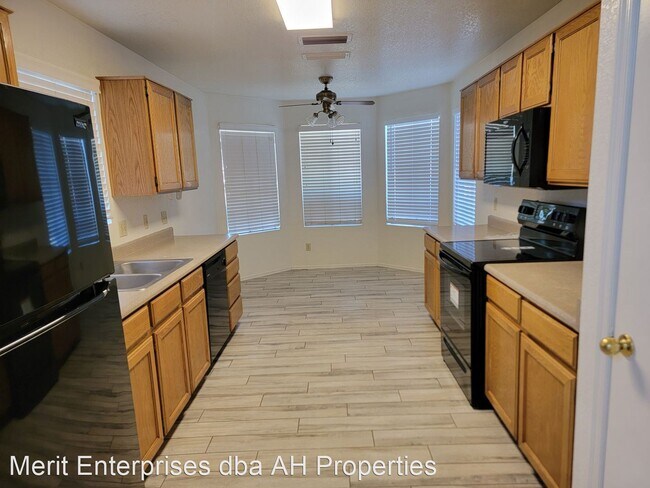 Foto del edificio - 3 br, 2 bath House - 6710 N 86TH LN