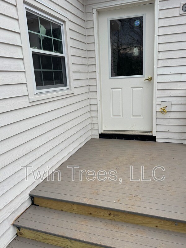 Building Photo - 6091 Main St