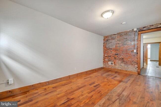Building Photo - 1742 E Lombard St