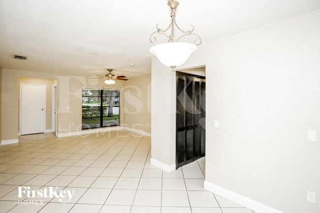 Foto del edificio - 11310 NW 38th Pl