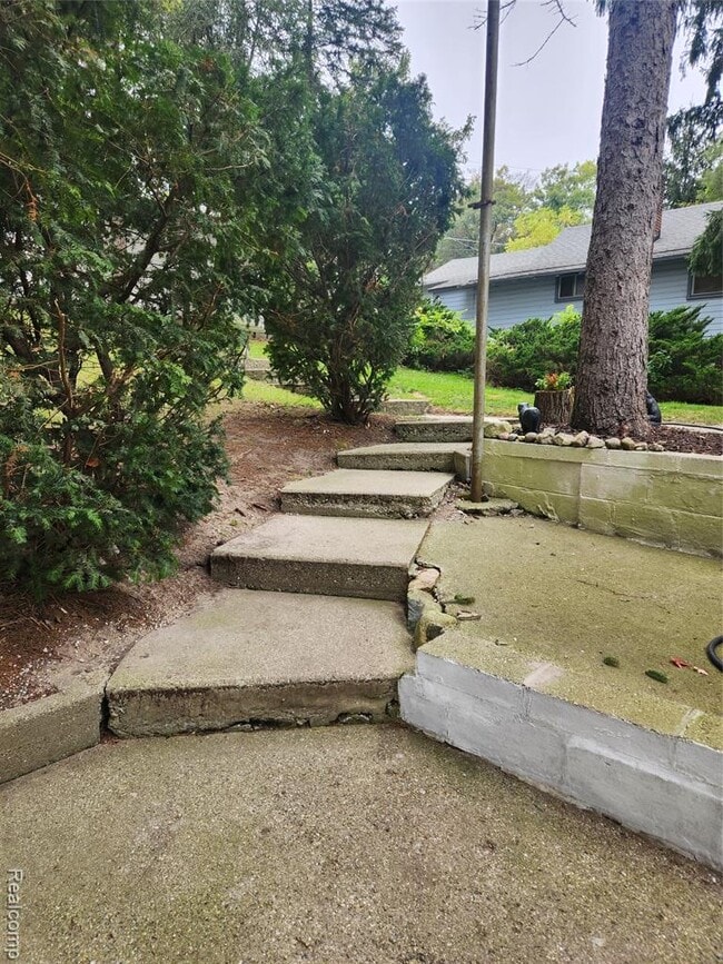 Foto del edificio - 8463 Hillpoint Dr