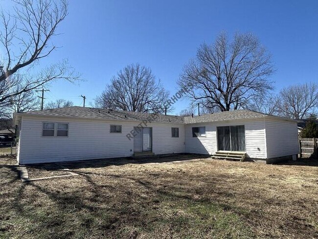 Building Photo - 3759 S 60th W Ave