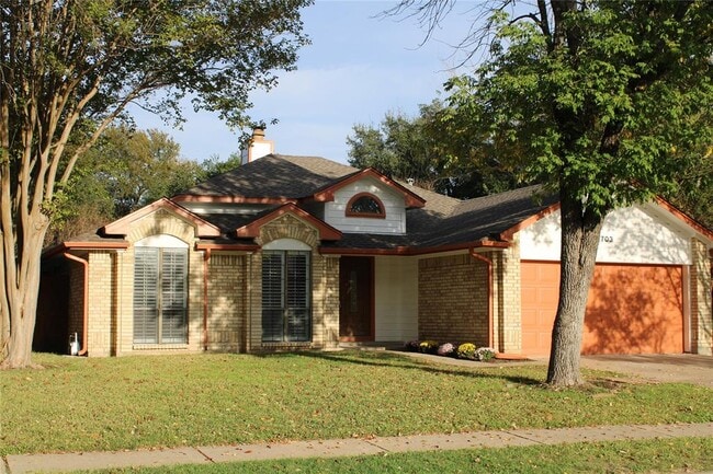 Foto del edificio - 703 Meadow Creek Dr