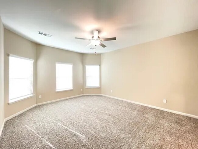 Building Photo - 1702 Sandalwood Way