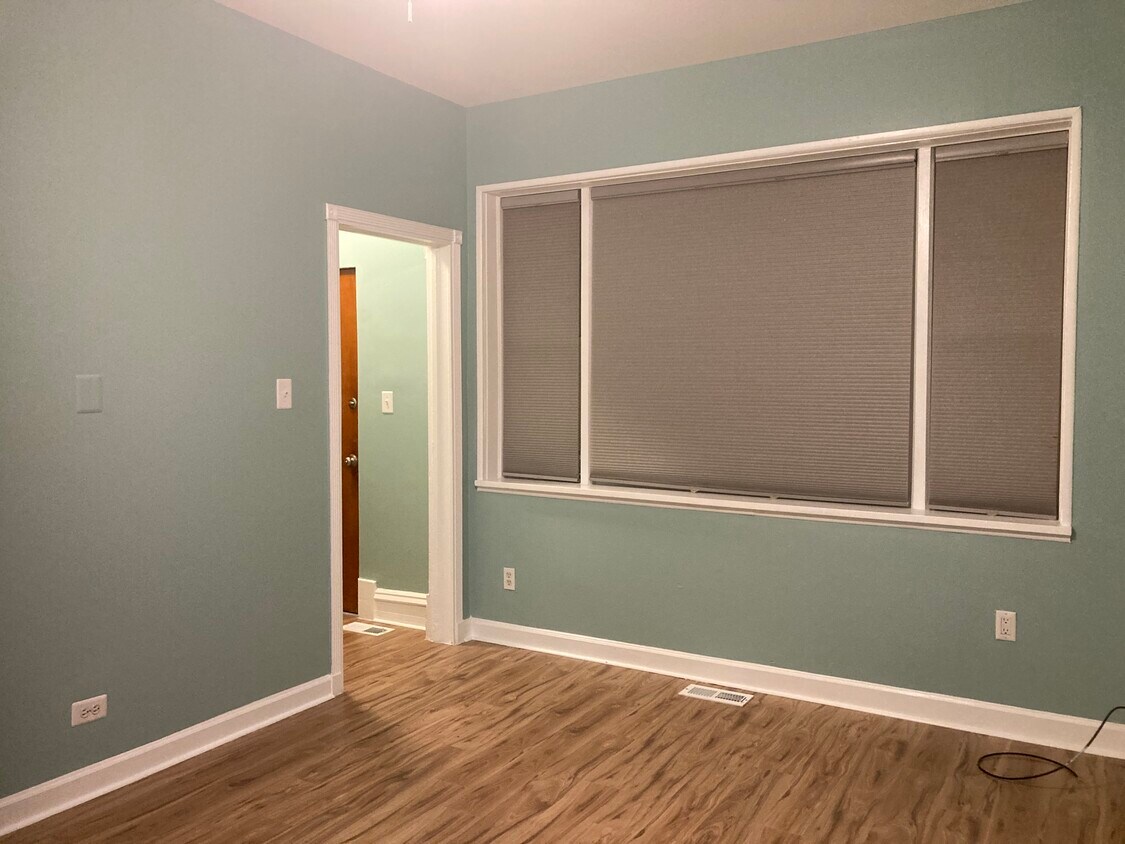 Front living room - 2319 W 25th St