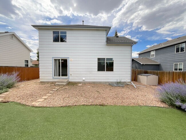 Foto del edificio - 3 Bedroom Home Available Near Stetson Hill...