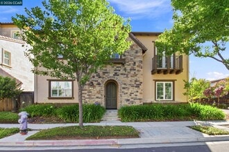 Building Photo - 1365 Bayberry View Ln