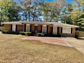 Building Photo - 214 Meadowbrook Dr
