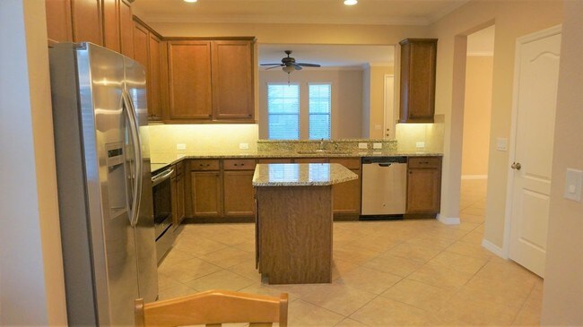 Foto del edificio - Mediterranean 3 Bed 3 Bath spacious home