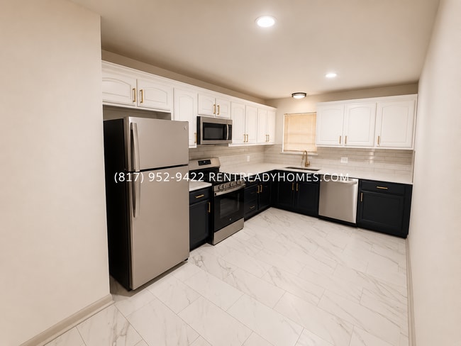 Building Photo - 1429 Bellaire Dr