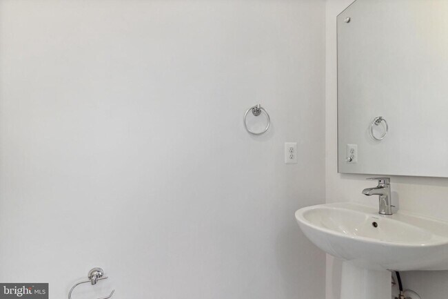 Foto del edificio - 325 Riggs Rd NE