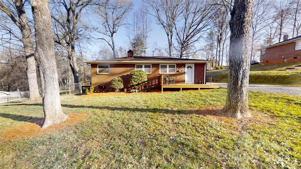 Foto principal - 410 3rd St NW