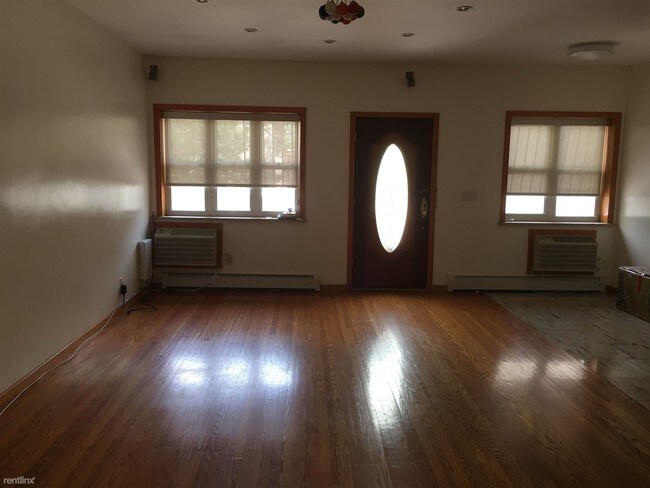 Building Photo - 1360 63rd St
