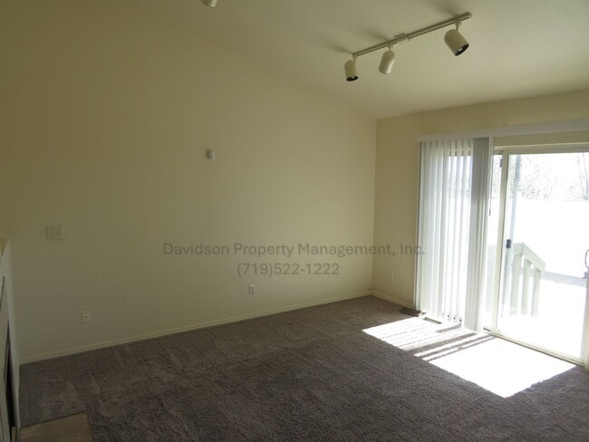 Foto del edificio - 7165 Allens Park Dr