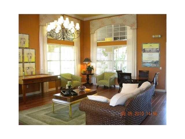 Foto del edificio - 5056 Lantana Rd