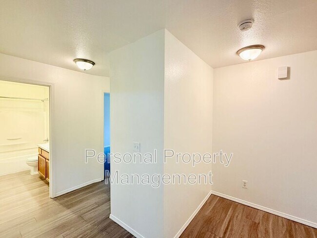 Building Photo - 3412 NE 66th Ave