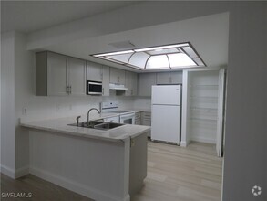 Building Photo - 809 Augusta Blvd