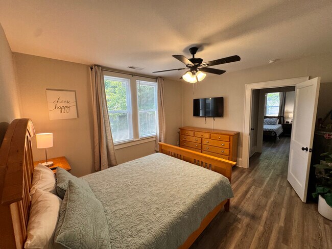 Foto del edificio - 214 E Horah St