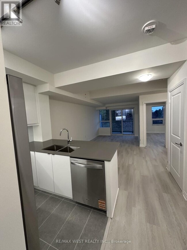 Photo du bâtiment - 3260 Sheppard Ave E