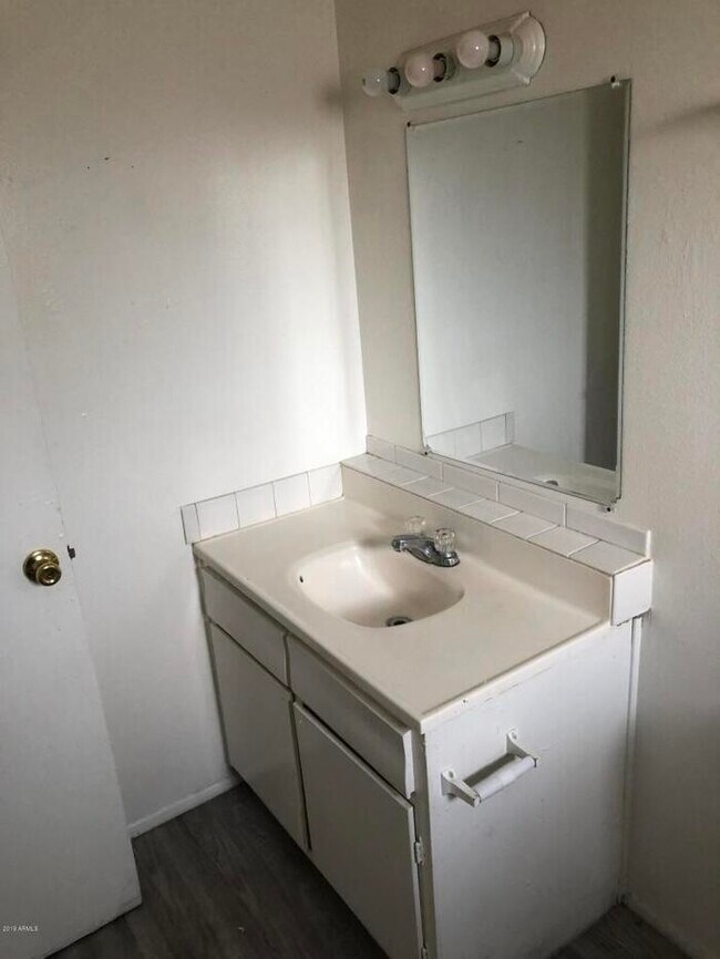 Foto del edificio - 2414 W Devonshire Ave