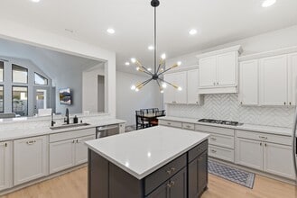 Building Photo - 2215 Crystal Reef Ct