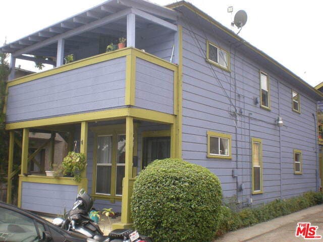 Building Photo - 329 S Ave 20