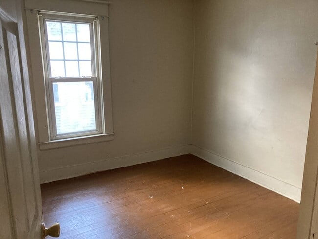 Building Photo - 6 Harvard St