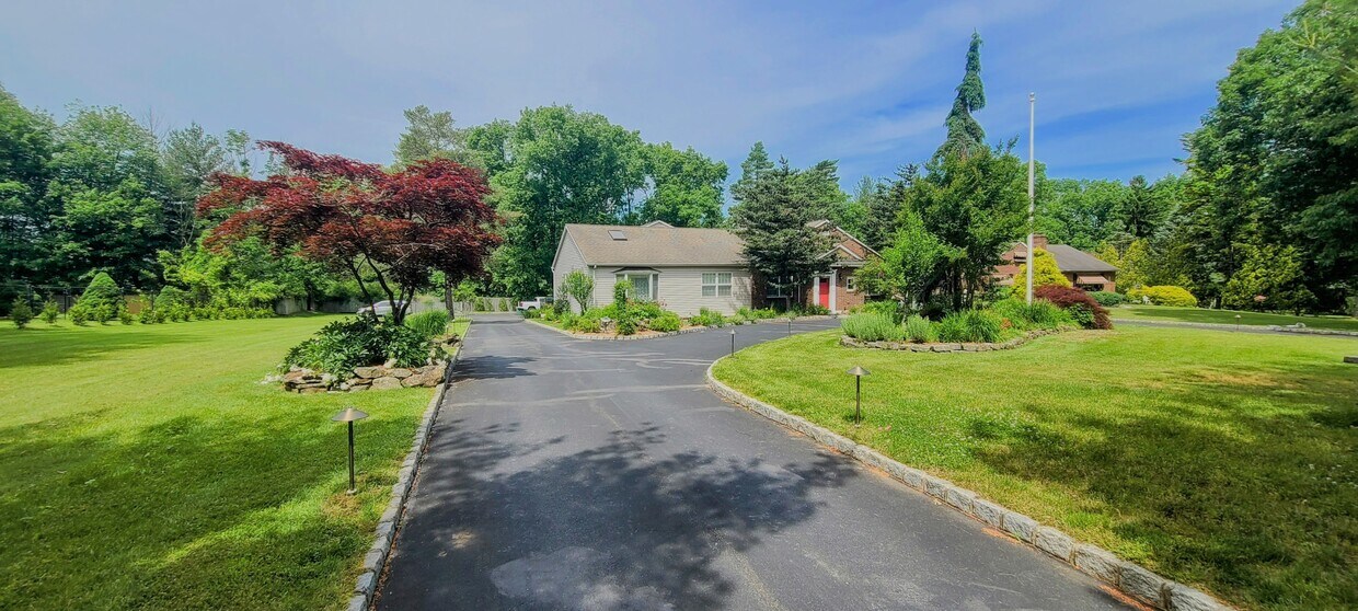 Foto principal - 121 S Ridgedale Ave