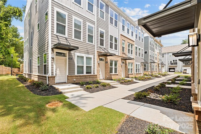 Building Photo - 5017 Sovereignty Ct