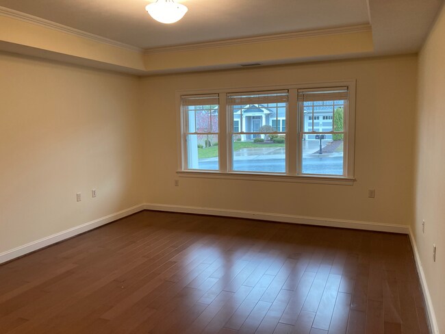 Foto del edificio - 2539 Greenport Dr