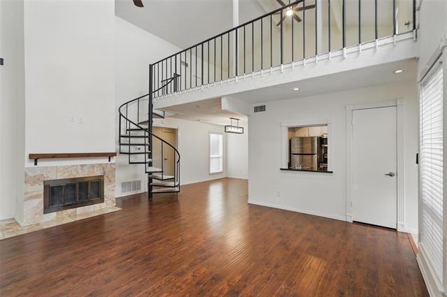 Foto del edificio - 9826 Bent Branch Ln